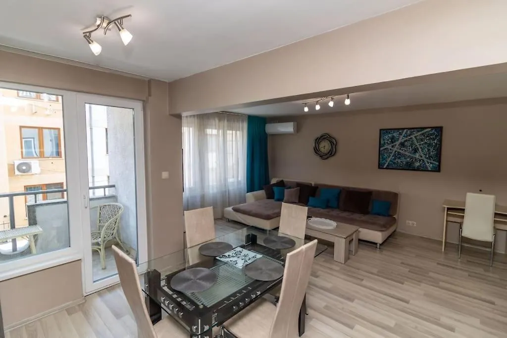 Niko'S 2 Bedroom Central Apartment Sofie